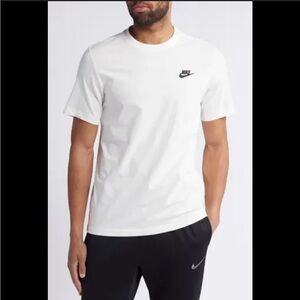 💚Nike Men's Classic White Tee with Black Logo